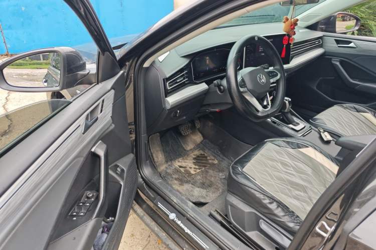 Used Volkswagen Sagitar 2024 300TSI DSG Excellence Edition Driver Seat
