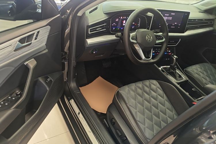 Used Volkswagen Sagitar 2024 300TSI DSG Excellence Edition Driver Seat