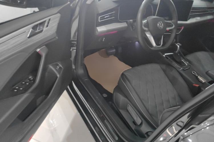 Used Volkswagen Sagitar 2024 300TSI DSG Excellence Edition Driver Seat