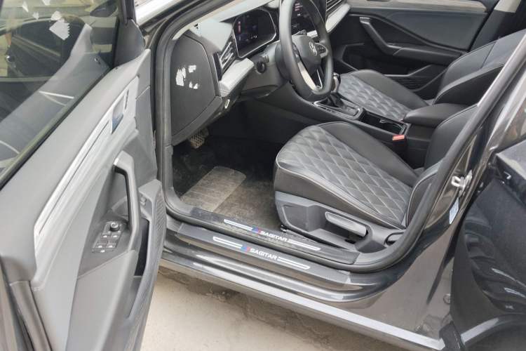 Used Volkswagen Sagitar 2024 300TSI DSG Excellence Edition Driver Seat