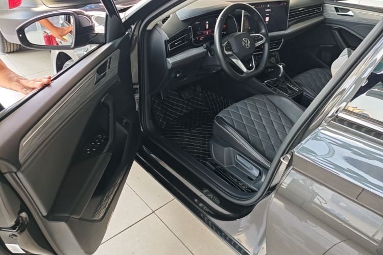Used Volkswagen Sagitar 2024 300TSI DSG Excellence Edition Driver Seat