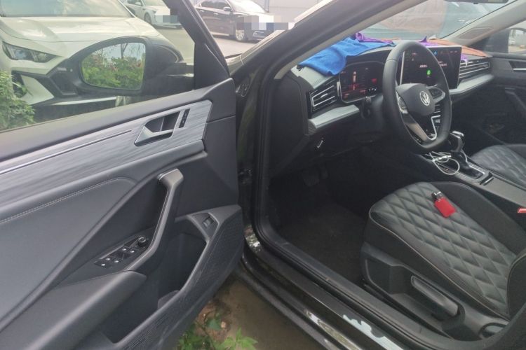 Used Volkswagen Sagitar 2024 300TSI DSG Excellence Edition Driver Seat