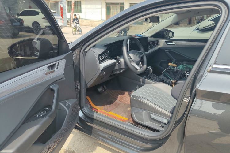 Used Volkswagen Sagitar 2024 300TSI DSG Excellence Edition Driver Seat