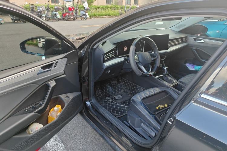 Used Volkswagen Sagitar 2024 300TSI DSG Excellence Edition Driver Seat