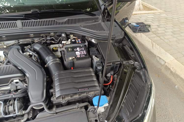 Used Volkswagen Sagitar 2024 300TSI DSG Excellence Edition Engine Bay Left