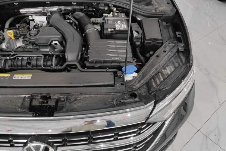 Used Volkswagen Sagitar 2024 300TSI DSG Excellence Edition Engine Bay Left