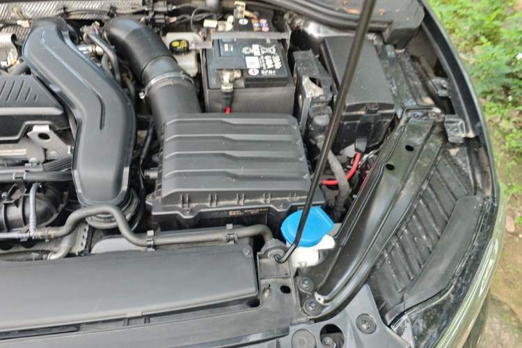Used Volkswagen Sagitar 2024 300TSI DSG Excellence Edition Engine Bay Left