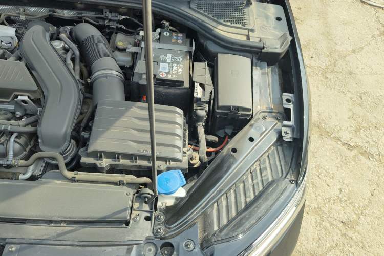 Used Volkswagen Sagitar 2024 300TSI DSG Excellence Edition Engine Bay Left