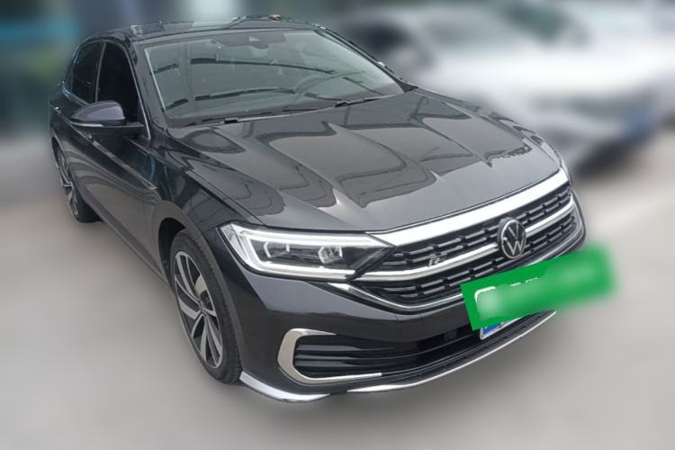 Used Volkswagen Sagitar 2024 300TSI DSG Excellence Edition Front Right 45 Deg