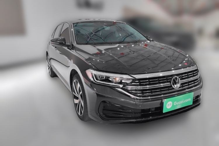 Used Volkswagen Sagitar 2024 300TSI DSG Excellence Edition Front Right 45 Deg