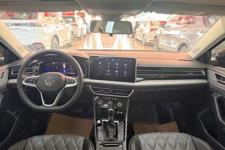 Used Volkswagen Sagitar 2024 300TSI DSG Excellence Edition Interior 2