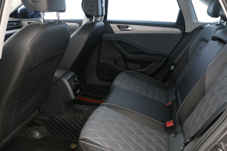 Used Volkswagen Sagitar 2024 300TSI DSG Excellence Edition Interior 5