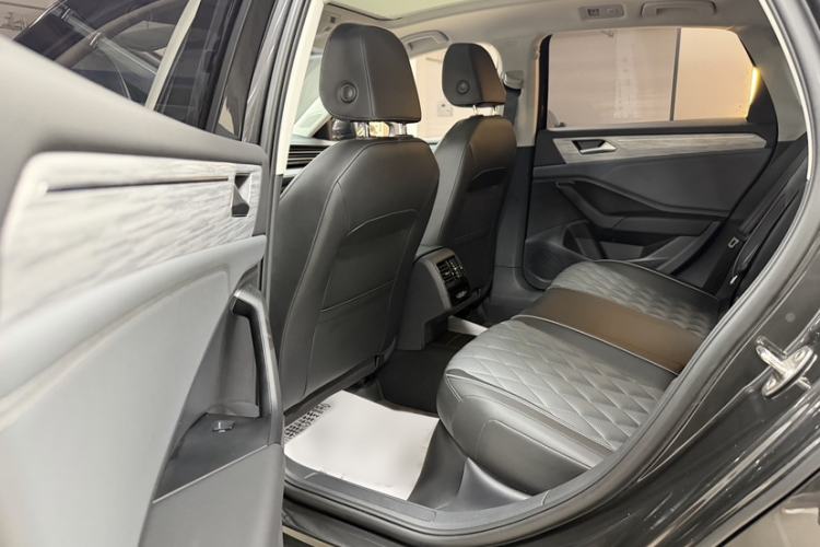 Used Volkswagen Sagitar 2024 300TSI DSG Excellence Edition Interior 6