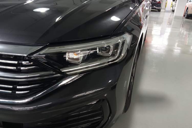 Used Volkswagen Sagitar 2024 300TSI DSG Excellence Edition Left Front Headlight