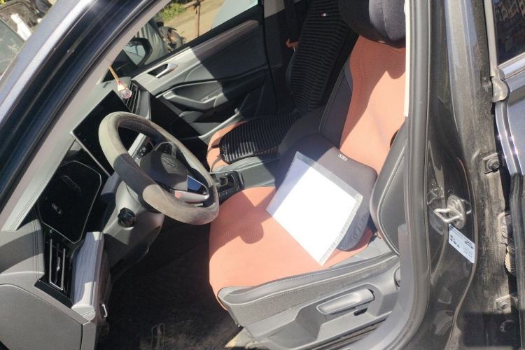 Used Volkswagen Sagitar 2024 300TSI DSG Excellence Edition Left Front Seat