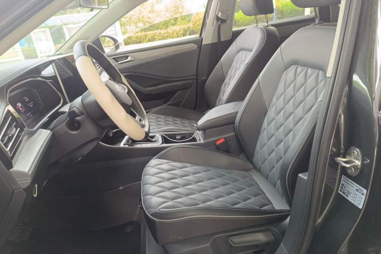Used Volkswagen Sagitar 2024 300TSI DSG Excellence Edition Left Front Seat