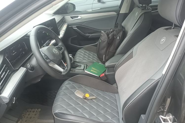 Used Volkswagen Sagitar 2024 300TSI DSG Excellence Edition Left Front Seat