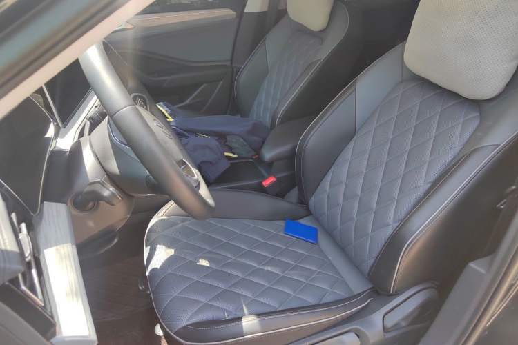 Used Volkswagen Sagitar 2024 300TSI DSG Excellence Edition Left Front Seat