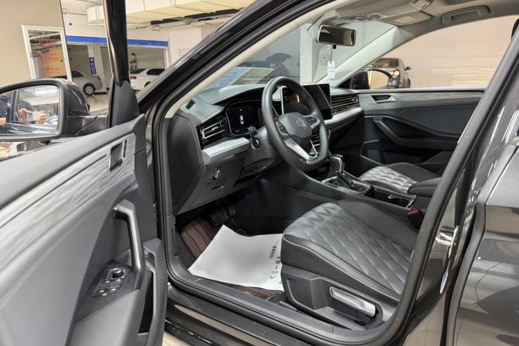 Used Volkswagen Sagitar 2024 300TSI DSG Excellence Edition Left Front Seat