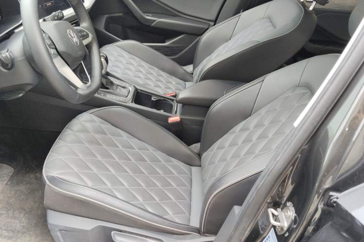 Used Volkswagen Sagitar 2024 300TSI DSG Excellence Edition Left Front Seat