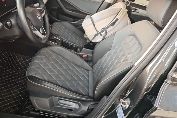 Used Volkswagen Sagitar 2024 300TSI DSG Excellence Edition Left Front Seat