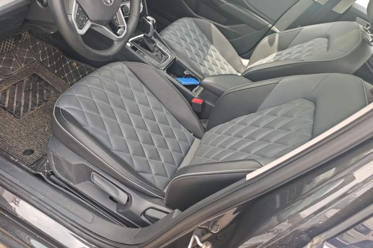 Used Volkswagen Sagitar 2024 300TSI DSG Excellence Edition Left Front Seat