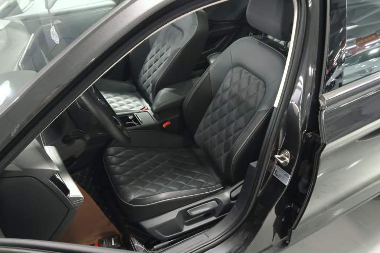 Used Volkswagen Sagitar 2024 300TSI DSG Excellence Edition Left Front Seat