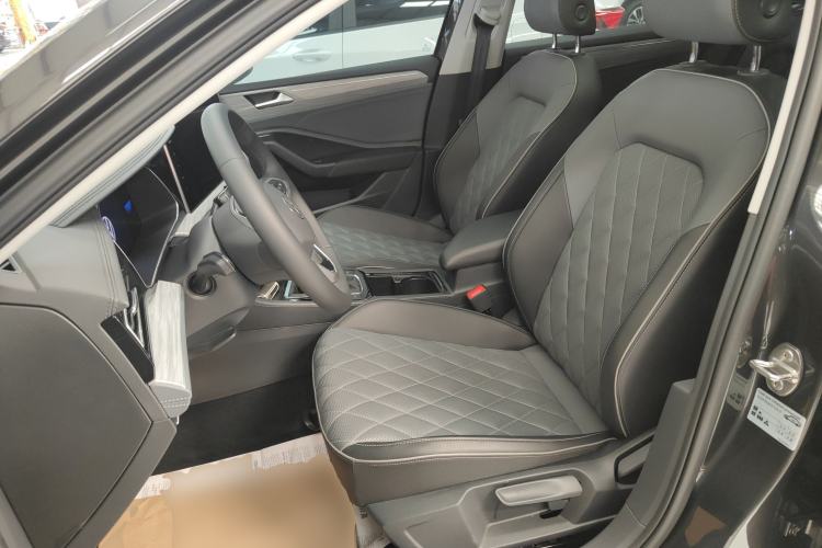 Used Volkswagen Sagitar 2024 300TSI DSG Excellence Edition Left Front Seat
