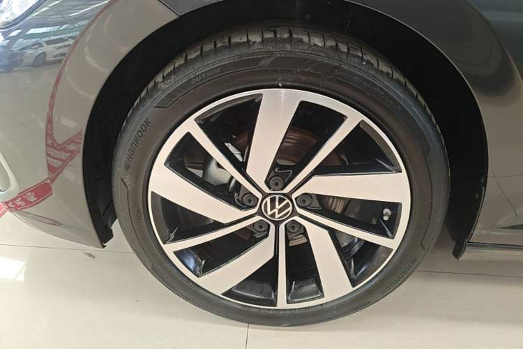 Used Volkswagen Sagitar 2024 300TSI DSG Excellence Edition Left Front Wheel Hub