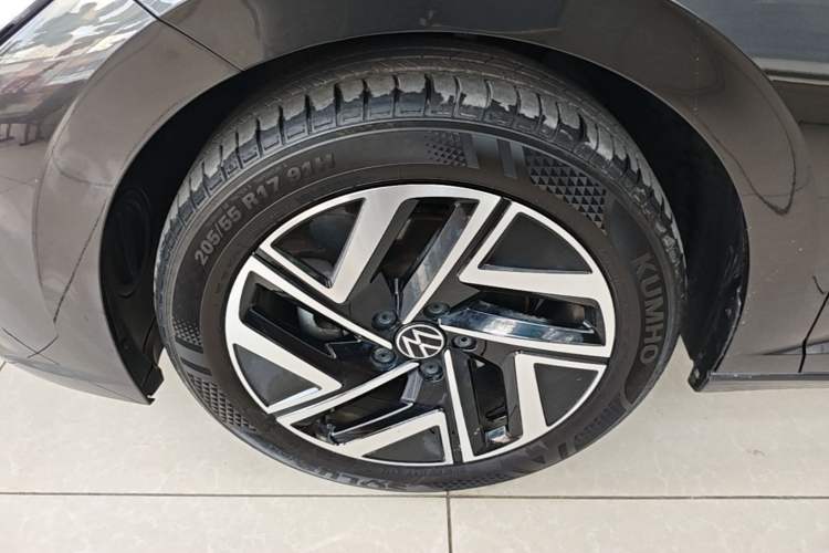 Used Volkswagen Sagitar 2024 300TSI DSG Excellence Edition Left Front Wheel Hub