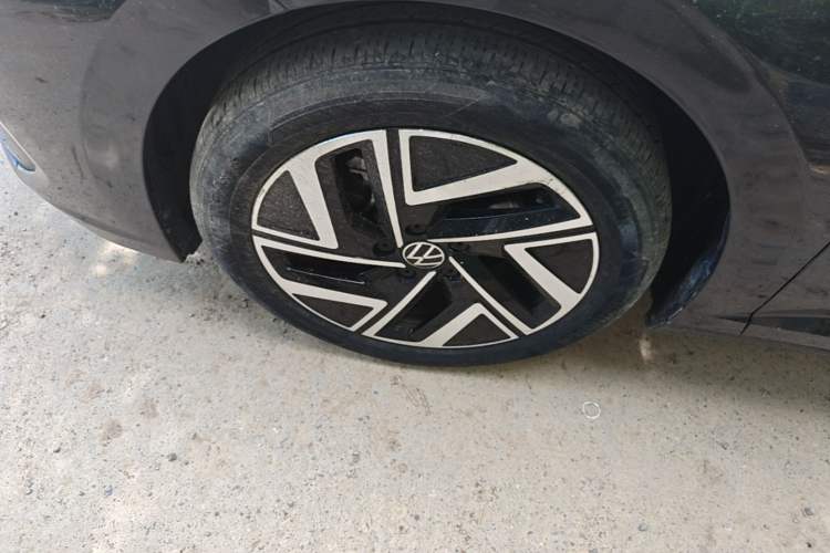 Used Volkswagen Sagitar 2024 300TSI DSG Excellence Edition Left Front Wheel Hub