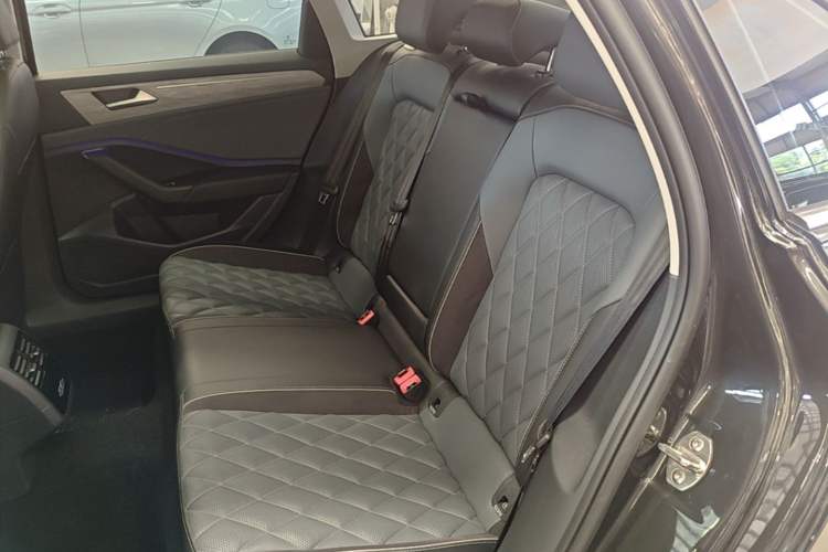 Used Volkswagen Sagitar 2024 300TSI DSG Excellence Edition Left Rear Seat