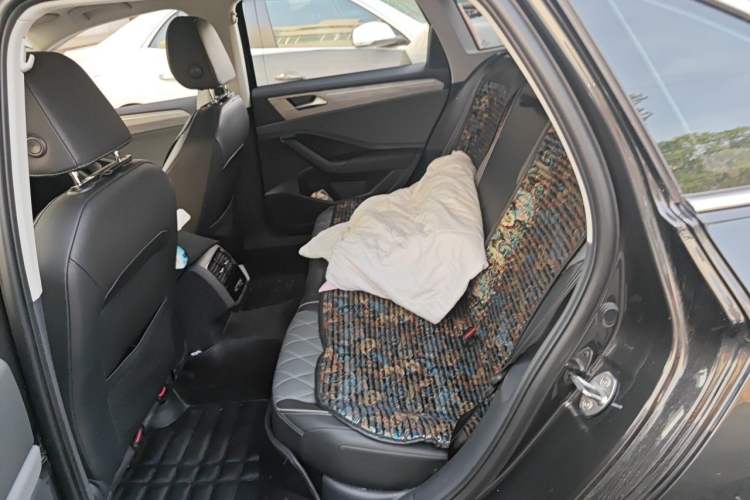 Used Volkswagen Sagitar 2024 300TSI DSG Excellence Edition Left Rear Seat
