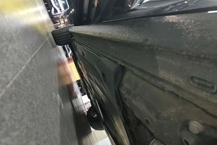 Used Volkswagen Sagitar 2024 300TSI DSG Excellence Edition Left Side Sill