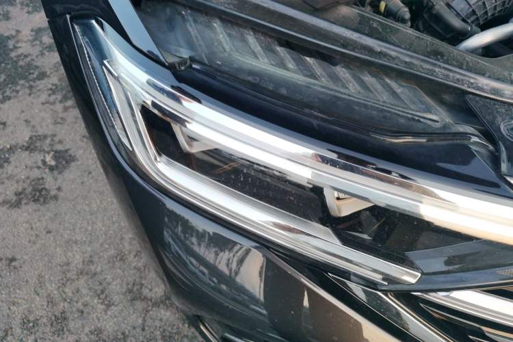 Used Volkswagen Sagitar 2024 300TSI DSG Excellence Edition Right Front Headlight