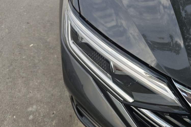Used Volkswagen Sagitar 2024 300TSI DSG Excellence Edition Right Front Headlight