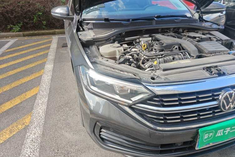 Used Volkswagen Sagitar 2024 300TSI DSG Excellence Edition Right Front Headlight