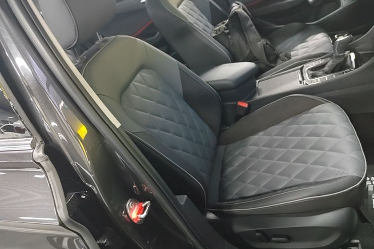 Used Volkswagen Sagitar 2024 300TSI DSG Excellence Edition Right Front Seat