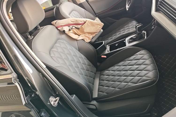 Used Volkswagen Sagitar 2024 300TSI DSG Excellence Edition Right Front Seat