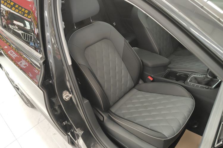 Used Volkswagen Sagitar 2024 300TSI DSG Excellence Edition Right Front Seat