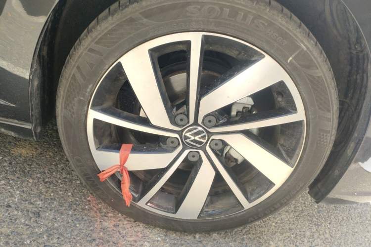 Used Volkswagen Sagitar 2024 300TSI DSG Excellence Edition Right Front Wheel Hub