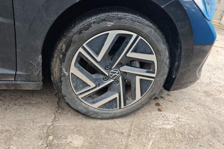 Used Volkswagen Sagitar 2024 300TSI DSG Excellence Edition Right Front Wheel Hub