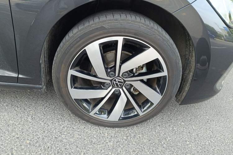 Used Volkswagen Sagitar 2024 300TSI DSG Excellence Edition Right Front Wheel Hub
