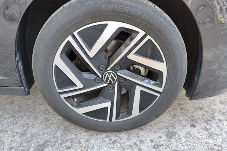 Used Volkswagen Sagitar 2024 300TSI DSG Excellence Edition Right Front Wheel Hub