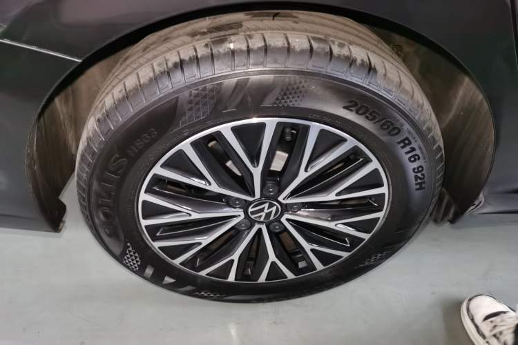 Used Volkswagen Sagitar 2024 200TSI DSG Flyover Edition Right Rear Wheel Hub