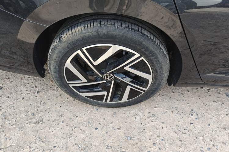 Used Volkswagen Sagitar 2024 300TSI DSG Excellence Edition Right Rear Wheel Hub