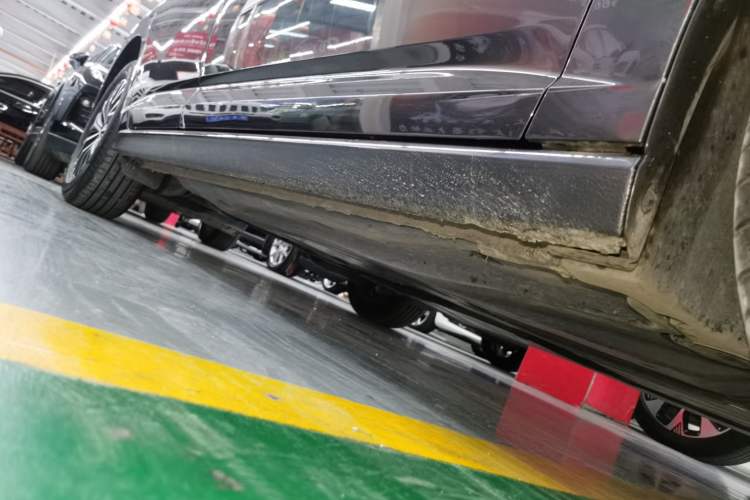 Used Volkswagen Sagitar 2024 200TSI DSG Flyover Edition Right Side Sill