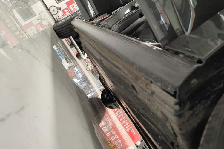 Used Volkswagen Sagitar 2024 300TSI DSG Excellence Edition Right Side Sill