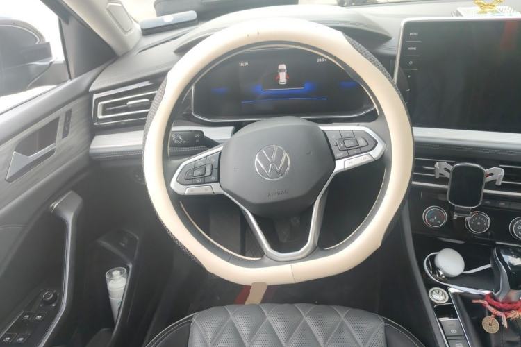 Used Volkswagen Sagitar 2024 300TSI DSG Excellence Edition Steering Wheel