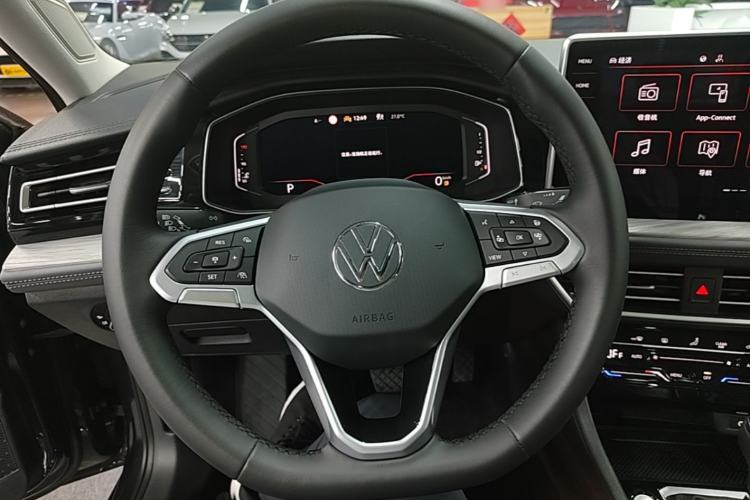 Used Volkswagen Sagitar 2024 300TSI DSG Excellence Edition Steering Wheel